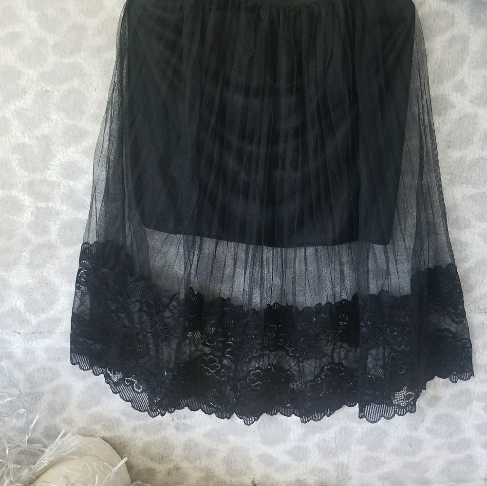 Black Pleated Lace Mesh Midi Skirt